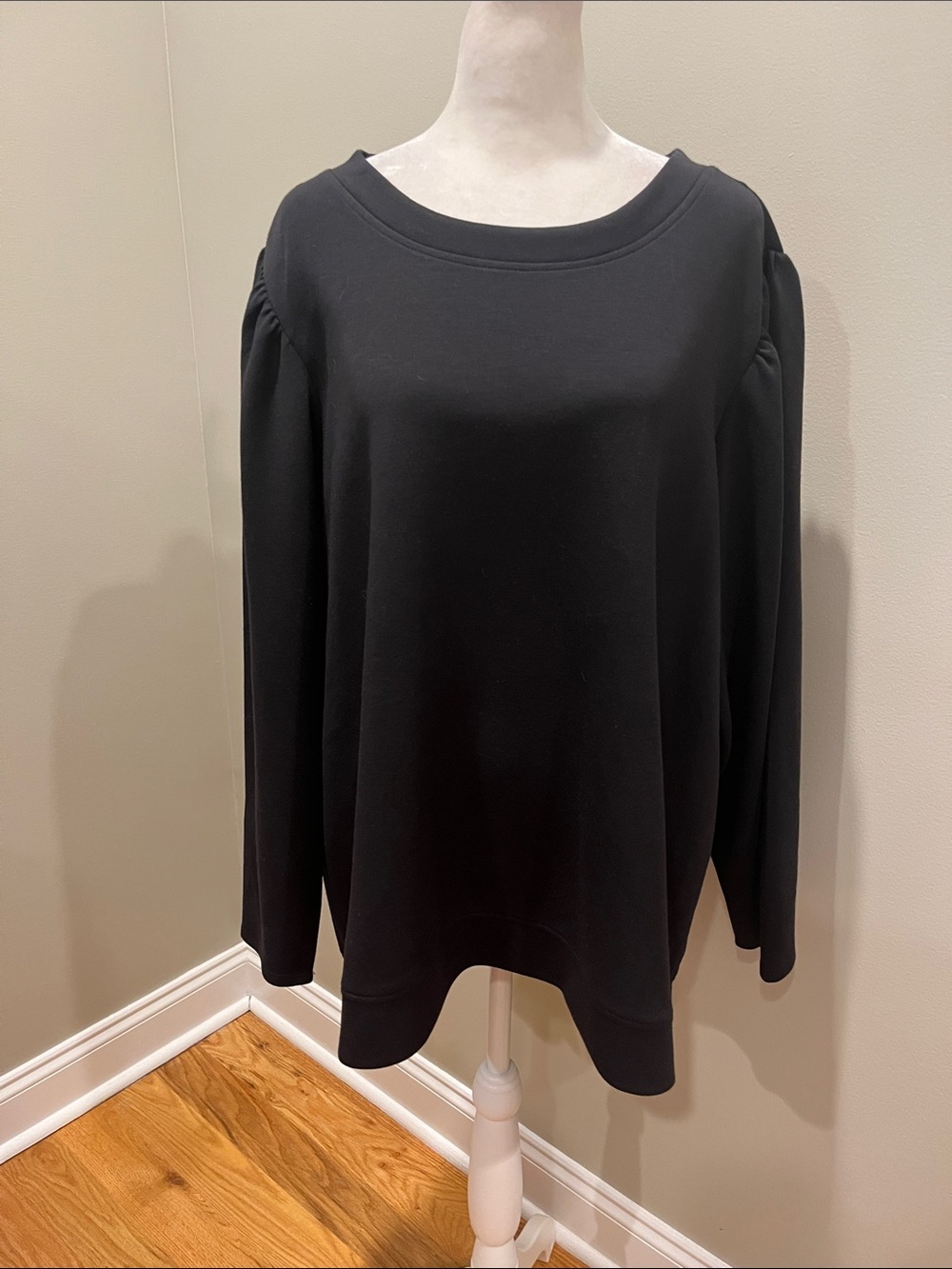 Cable & Gauge Black Crewneck Sweatshirt